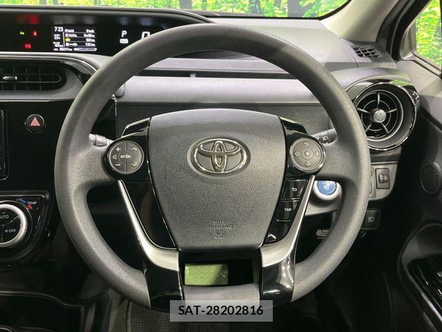 Toyota AQUA 2019-04 8206257-7