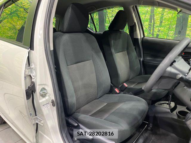 Toyota AQUA 2019-04 8206257-8