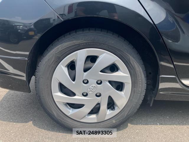 Toyota AQUA 2015-08 8206296-9