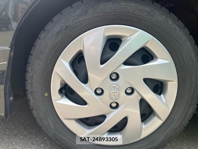Toyota AQUA 2015-08 8206296-11