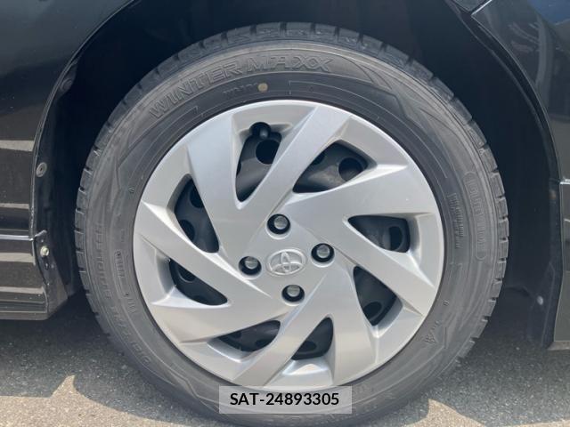 Toyota AQUA 2015-08 8206296-12