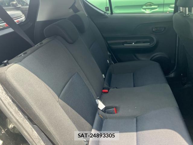 Toyota AQUA 2015-08 8206296-17