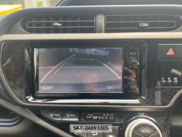 Toyota AQUA 2015-08 8206296-19