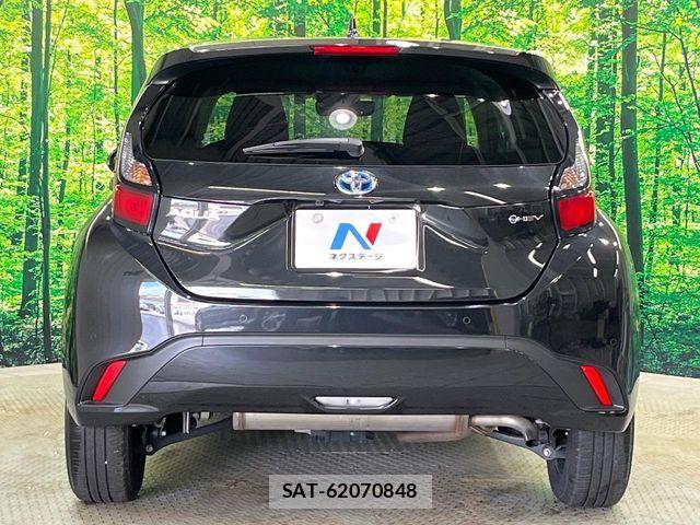 Toyota AQUA 2025-02 8206247-15