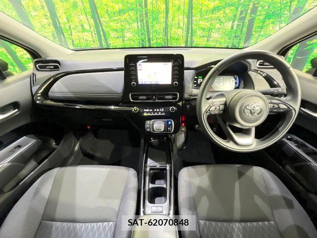 Toyota AQUA 2025-02 8206247-1