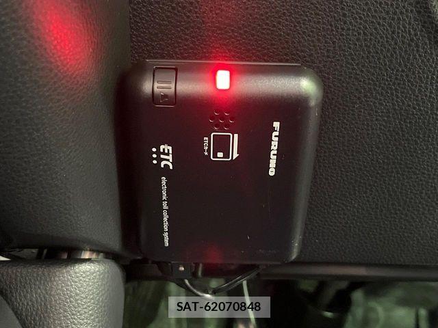 Toyota AQUA 2025-02 8206247-7