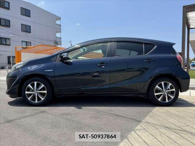 Toyota AQUA 2019-02 8206265-10