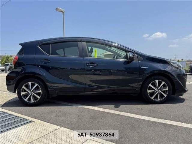 Toyota AQUA 2019-02 8206265-11