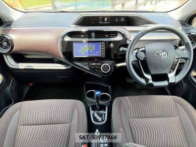 Toyota AQUA 2019-02 8206265-1