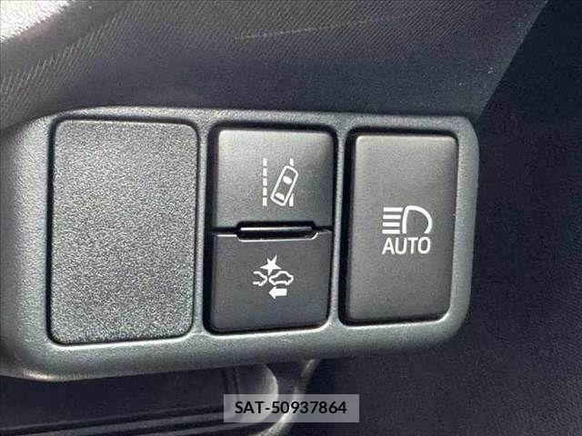 Toyota AQUA 2019-02 8206265-5