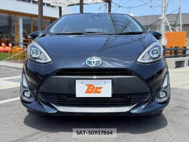 Toyota AQUA 2019-02 8206265-8