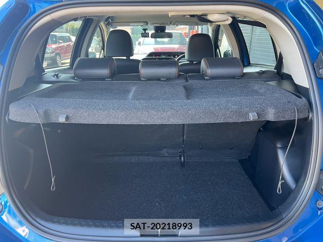 Toyota AQUA 2016-03 8206293-9