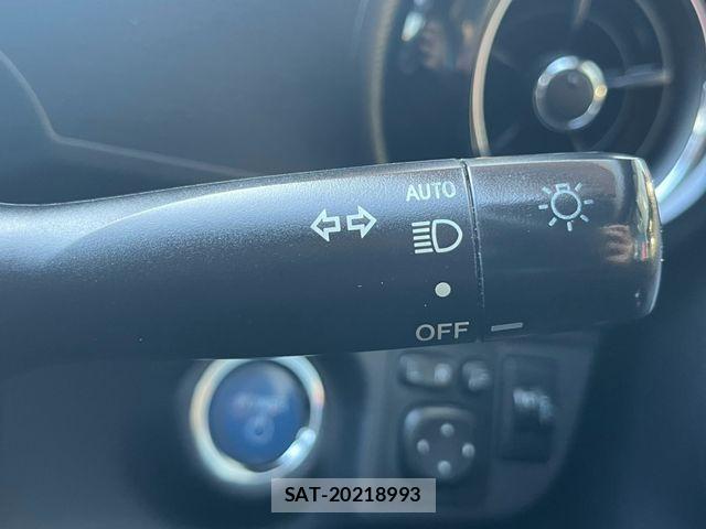 Toyota AQUA 2016-03 8206293-23