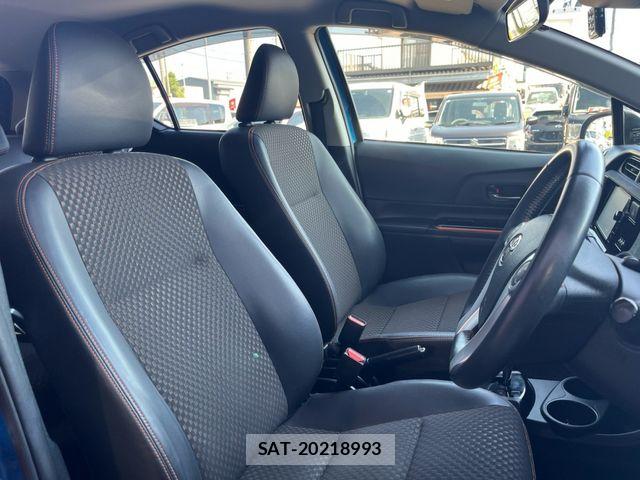 Toyota AQUA 2016-03 8206293-5