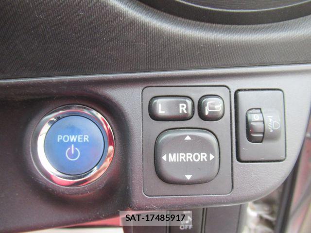 Toyota AQUA 2013-07 8206307-16