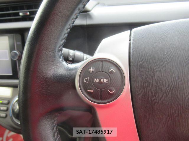 Toyota AQUA 2013-07 8206307-17