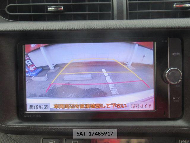 Toyota AQUA 2013-07 8206307-21