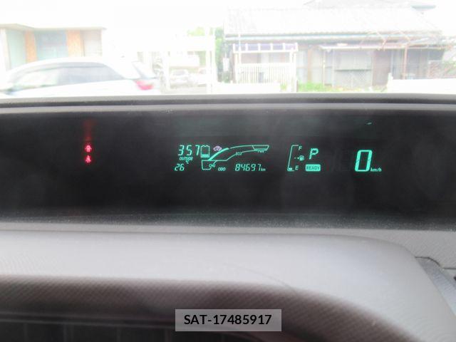 Toyota AQUA 2013-07 8206307-22