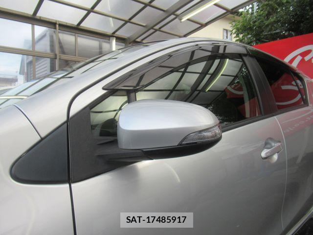 Toyota AQUA 2013-07 8206307-26