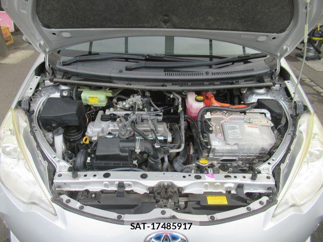 Toyota AQUA 2013-07 8206307-27