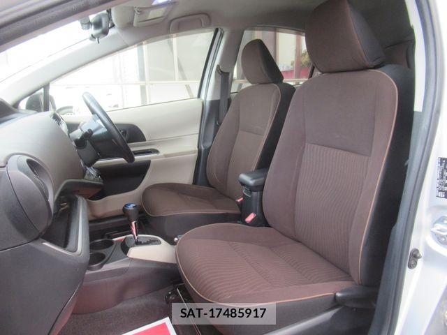 Toyota AQUA 2013-07 8206307-6
