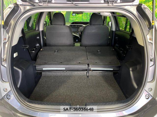 Toyota AQUA 2013-12 8206303-9
