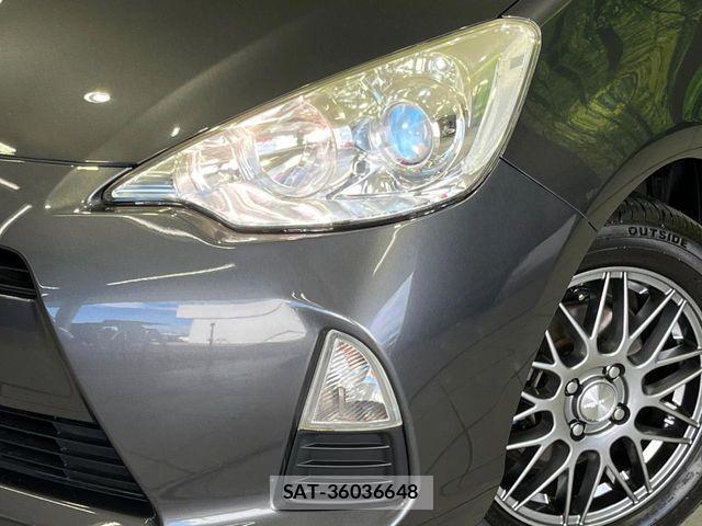 Toyota AQUA 2013-12 8206303-11