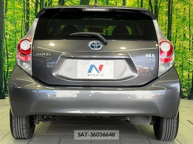 Toyota AQUA 2013-12 8206303-14