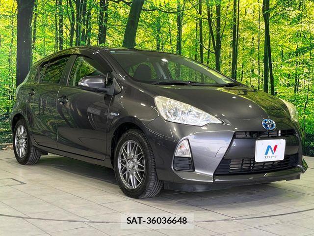 Toyota AQUA 2013-12 8206303-15