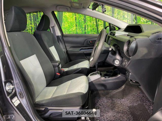 Toyota AQUA 2013-12 8206303-7