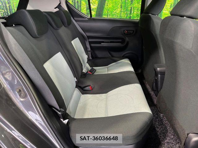 Toyota AQUA 2013-12 8206303-8