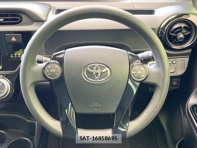 Toyota AQUA 2016-09 8206283-10