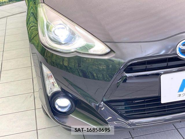 Toyota AQUA 2016-09 8206283-11