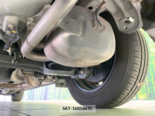 Toyota AQUA 2016-09 8206283-17