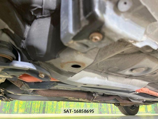 Toyota AQUA 2016-09 8206283-18