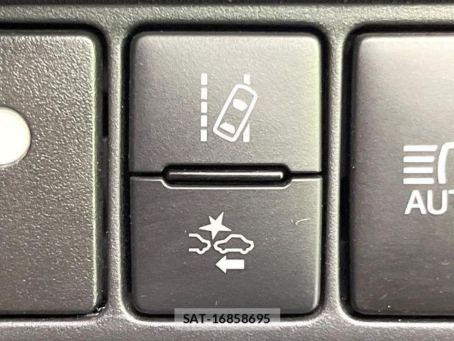 Toyota AQUA 2016-09 8206283-5