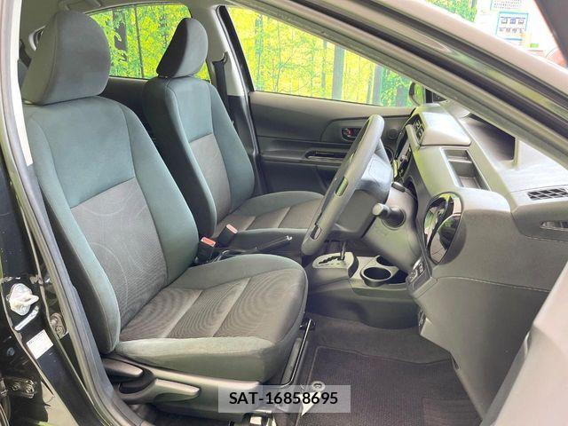 Toyota AQUA 2016-09 8206283-7