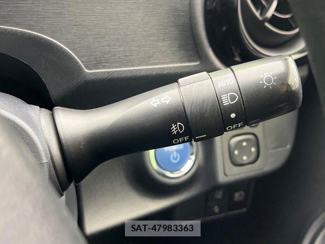 Toyota AQUA 2016-07 8206274-4