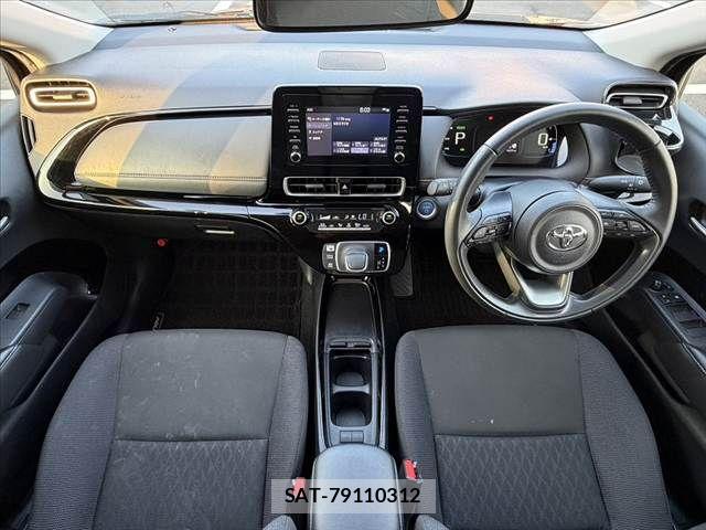 Toyota AQUA 2021-07 8206259-1