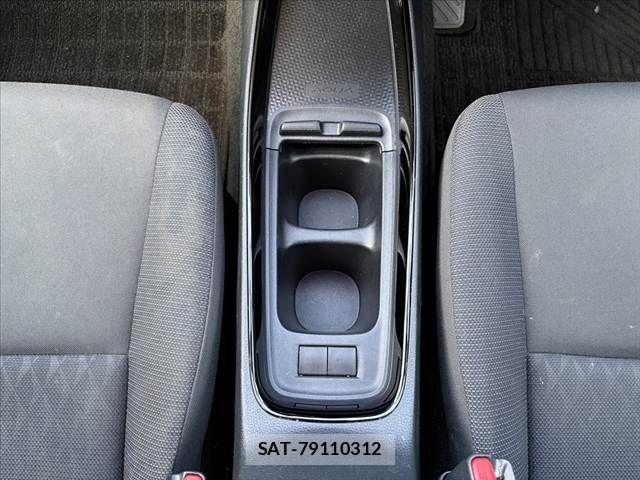 Toyota AQUA 2021-07 8206259-24