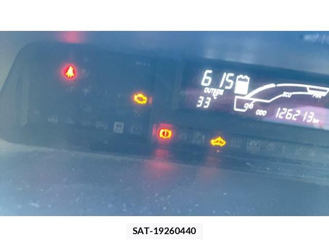 Toyota AQUA 2015-11 8206315-12