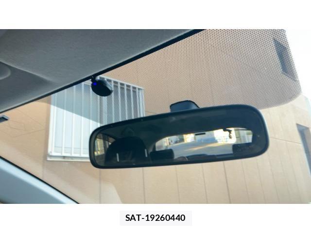 Toyota AQUA 2015-11 8206315-13