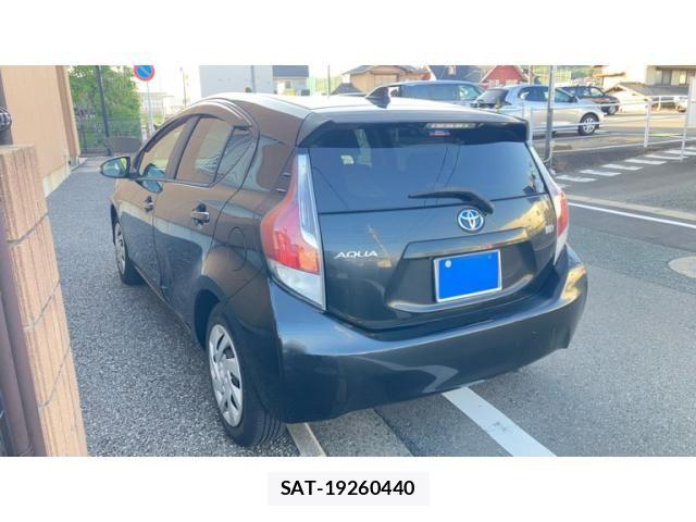 Toyota AQUA 2015-11 8206315-2