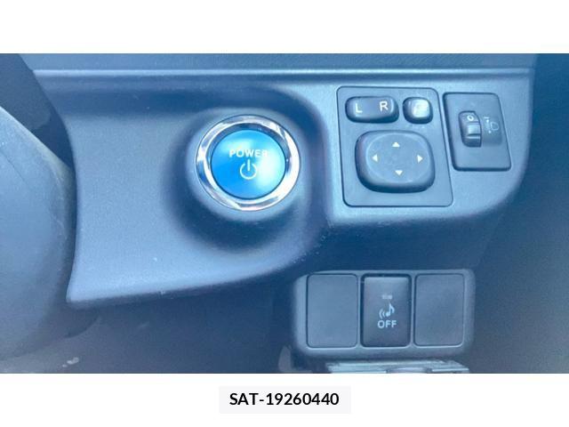 Toyota AQUA 2015-11 8206315-7