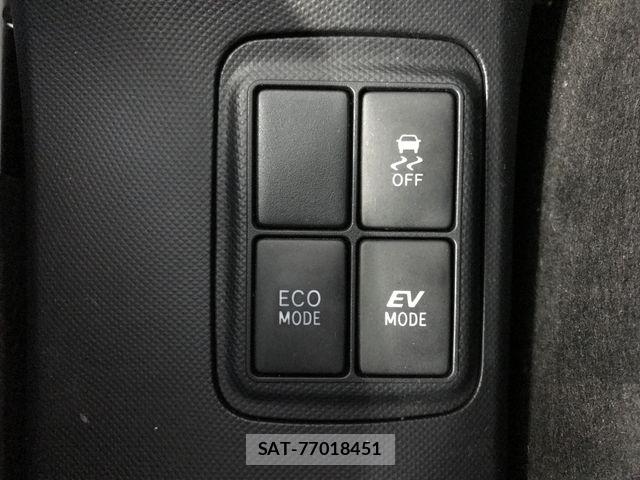 Toyota AQUA 2015-07 8206286-16