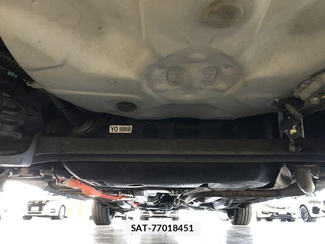 Toyota AQUA 2015-07 8206286-28