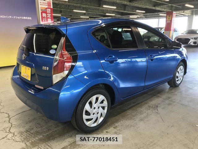 Toyota AQUA 2015-07 8206286-2