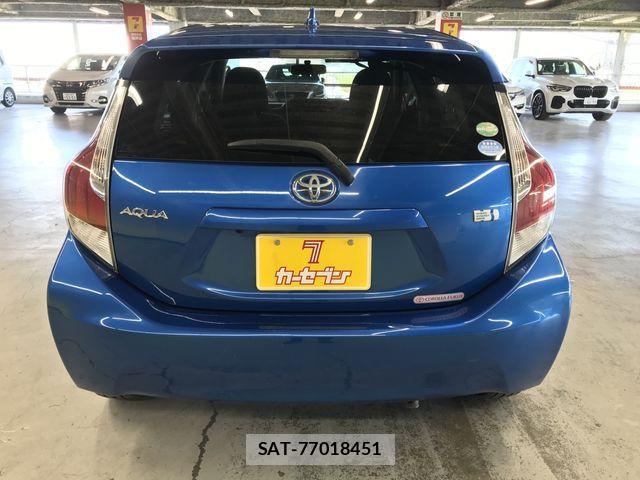 Toyota AQUA 2015-07 8206286-3
