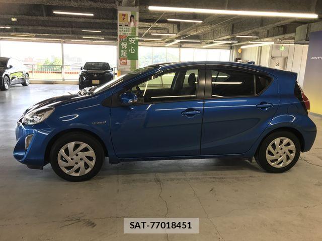 Toyota AQUA 2015-07 8206286-4