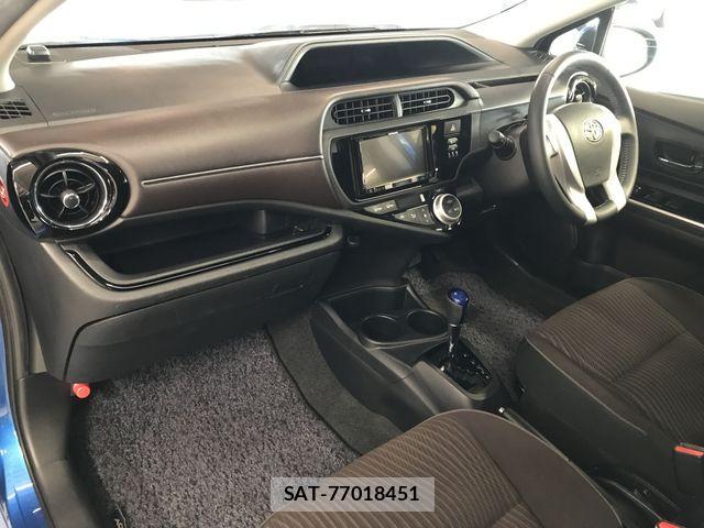 Toyota AQUA 2015-07 8206286-8